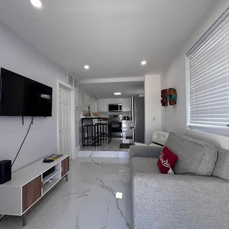 Charming Two Bedroom Apartment. ไมอามี ภายนอก รูปภาพ
