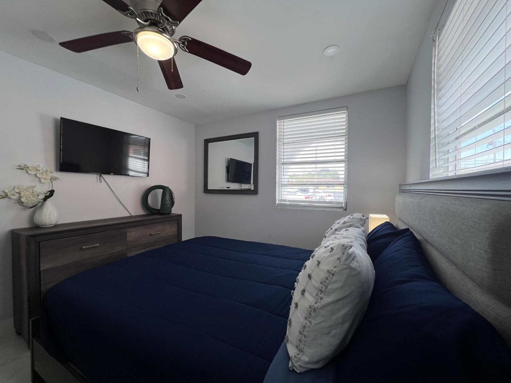 Charming Two Bedroom Apartment. ไมอามี ภายนอก รูปภาพ