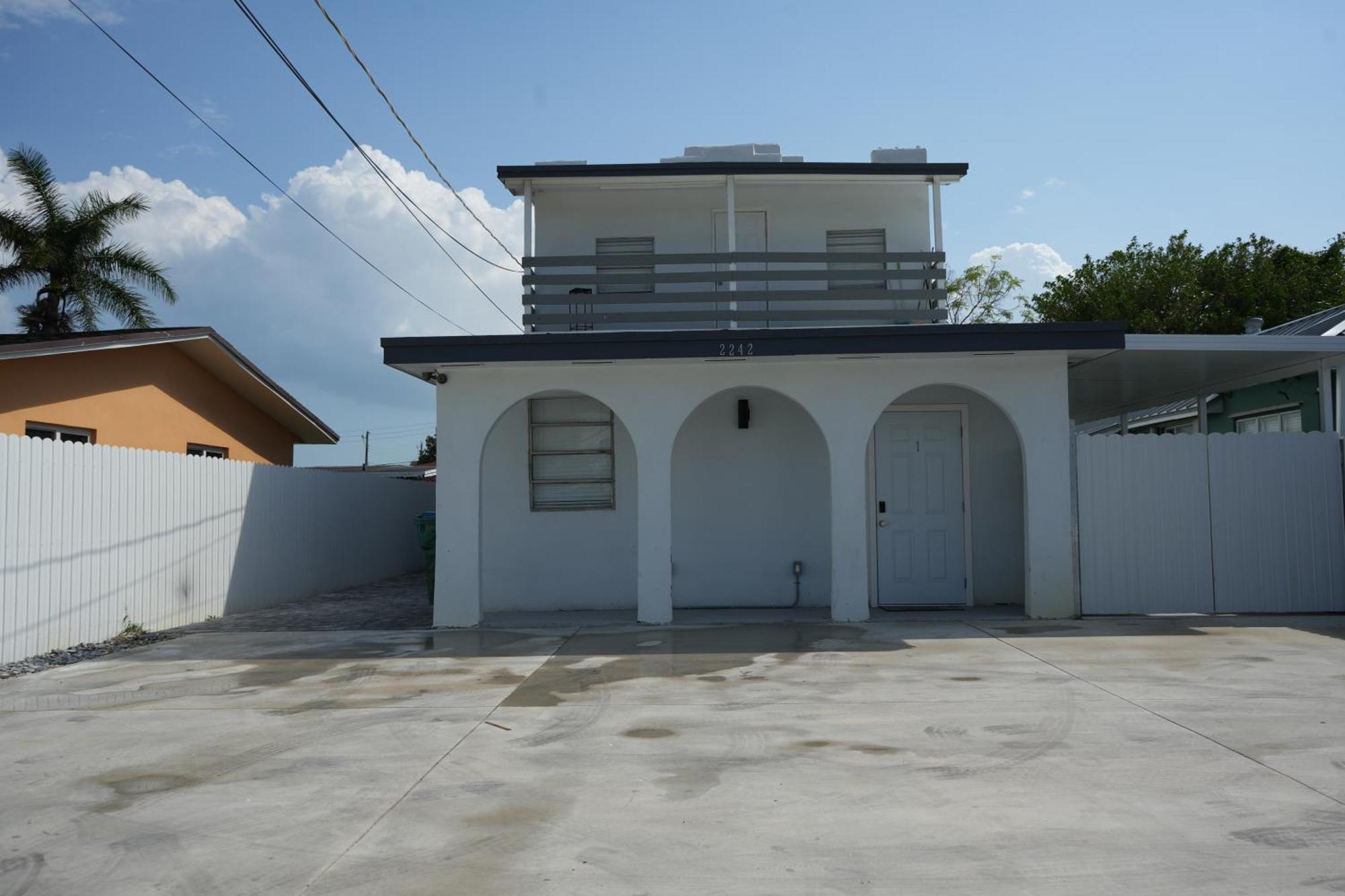 Charming Two Bedroom Apartment. ไมอามี ภายนอก รูปภาพ