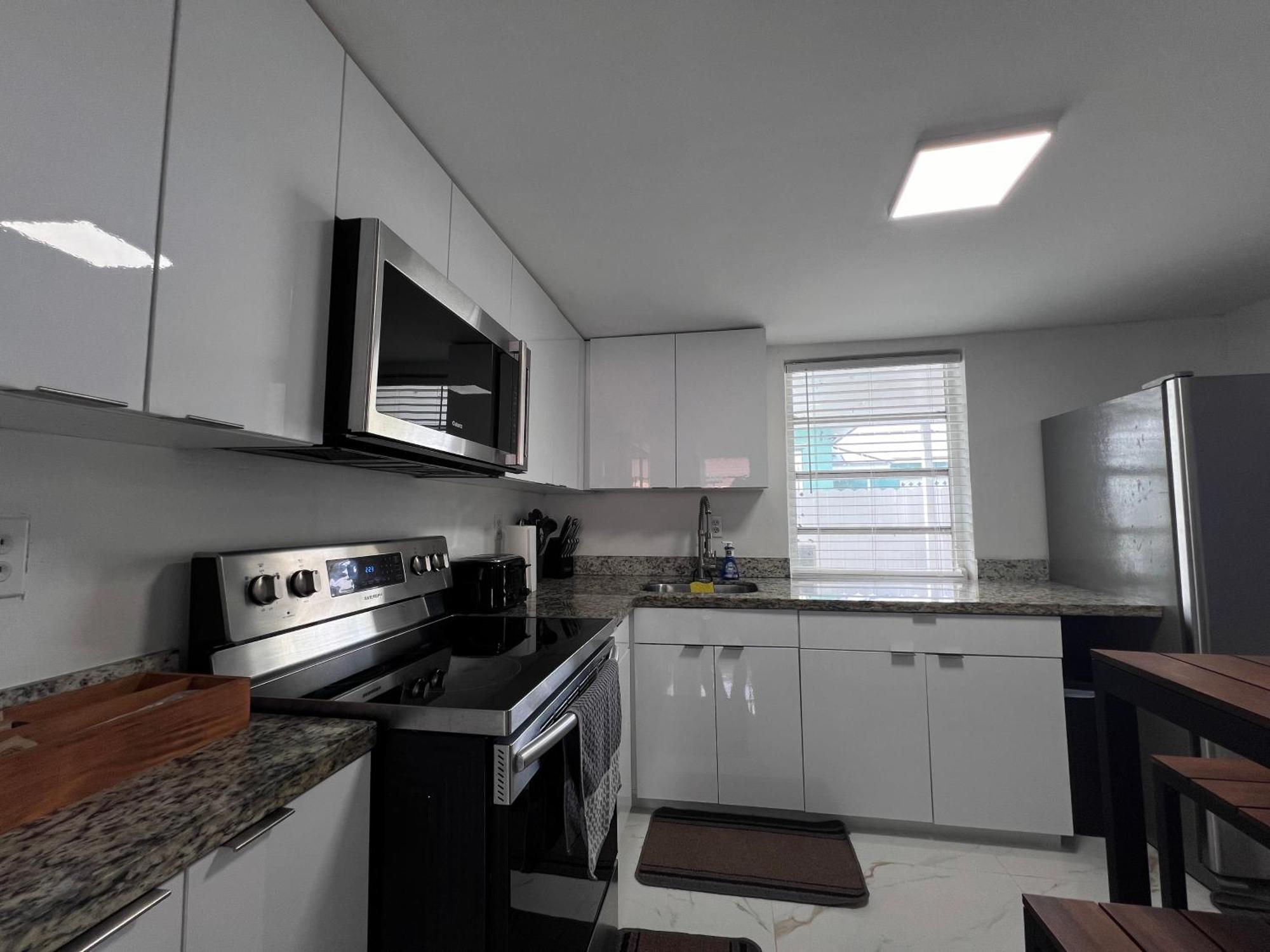 Charming Two Bedroom Apartment. ไมอามี ภายนอก รูปภาพ